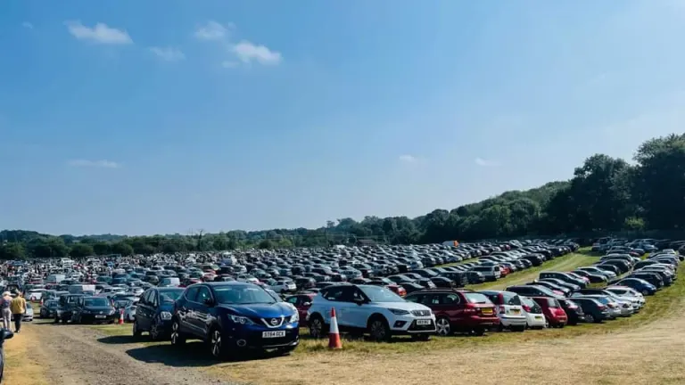Linslade Car Boot car boot sale, Leighton Buzzard