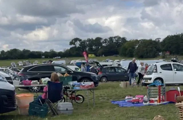 Weeting Carboot